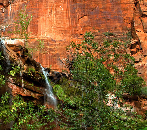 Middle Emerald Pool